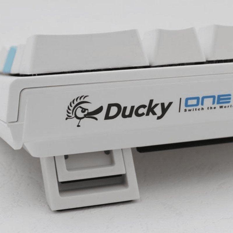 clavier gamer Ducky Channel One 2 Mini RGB Blanc Cherry MX RGB Brown Prix pas cher au maroc - smartmarket.ma