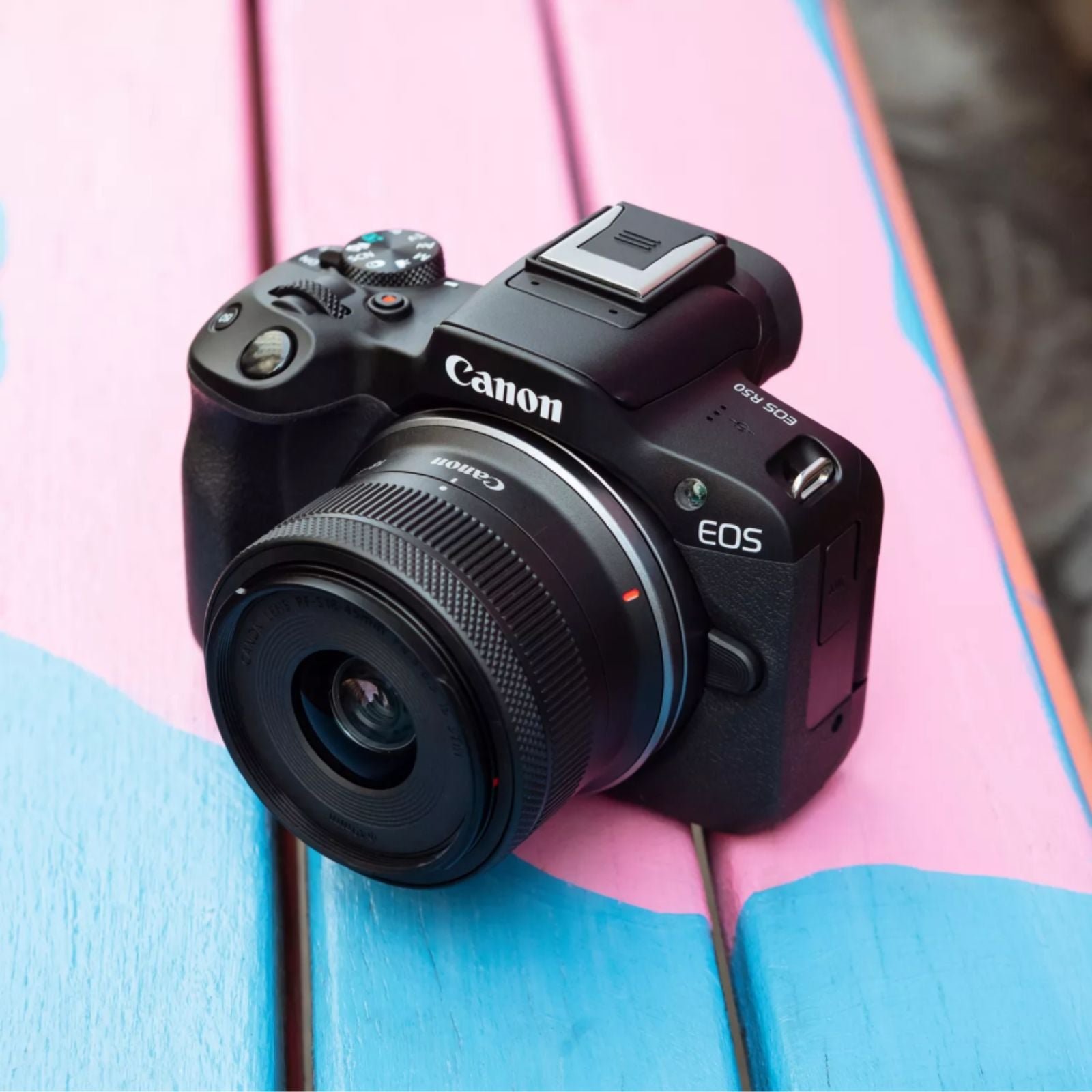 Canon-Appareil-Photo-Numerique-EOS-R50_RF-S-18-45-mm-IS-STM-RefDS126877_1 Canon EOS R50 + RF-S 18-45 mm IS STM
